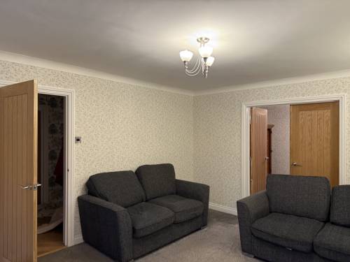 Wallpaper installation in finished room